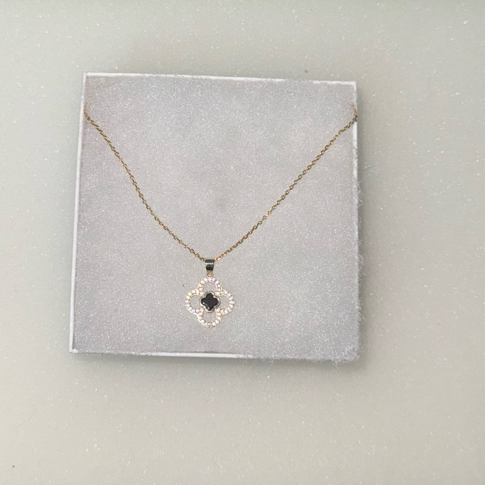 Elegant Gold and Silver Pendant Necklace